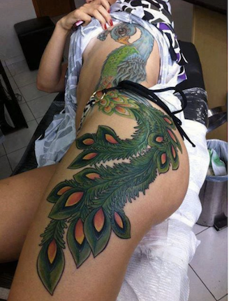Tatuaje Pavo Real en la Pierna