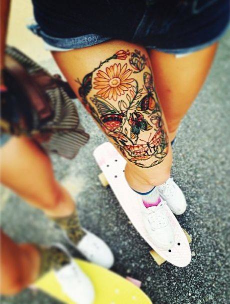 Calavera con mariposas