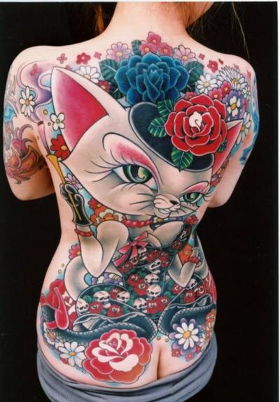 Gata sexy con flores