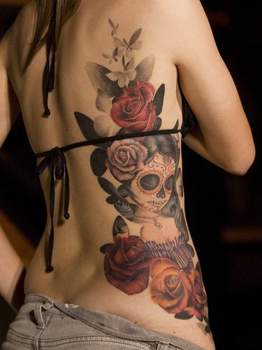 Santa Muerte con Rosas y Mariposas