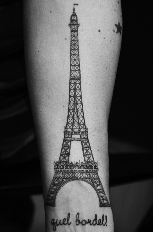 Torre Eiffel & Frase: Guel Bordel