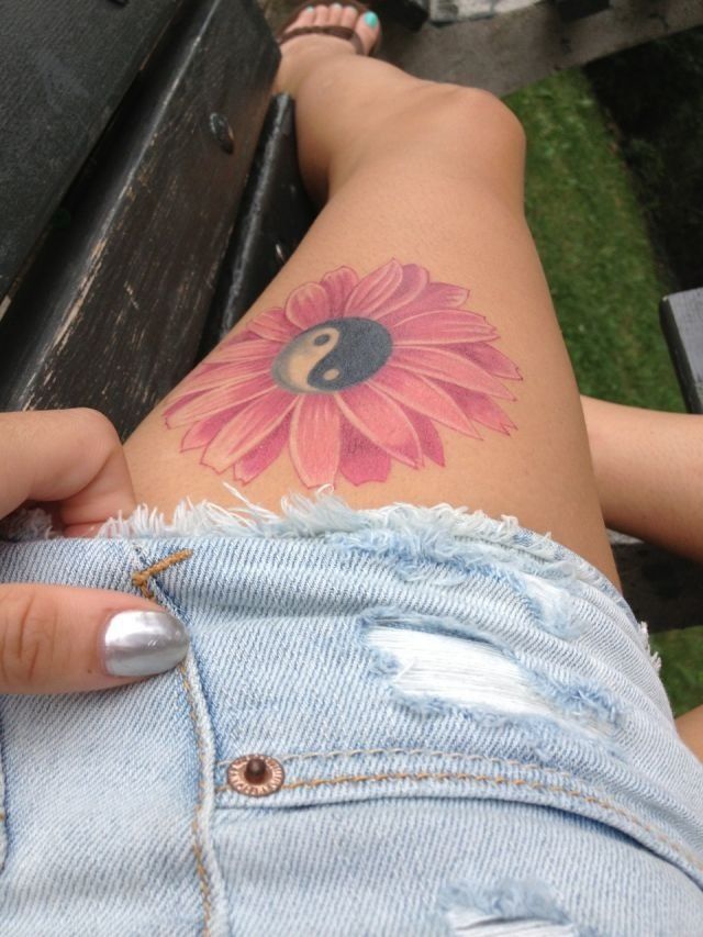 Ying-Yang con Pétalos Rosa
