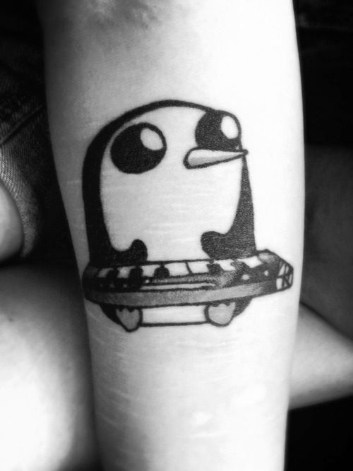 Pingüino tocando piano