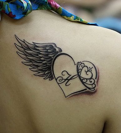 Corazón con Ala e Inicial de nombre