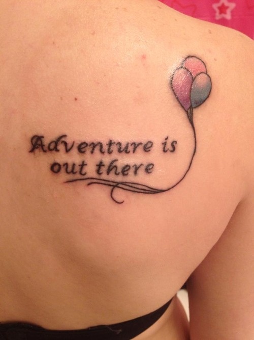 Frase-: Adventure is out there y Globos