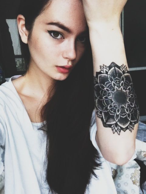 Mandala tinta negra