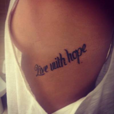 Frase: Live with hope