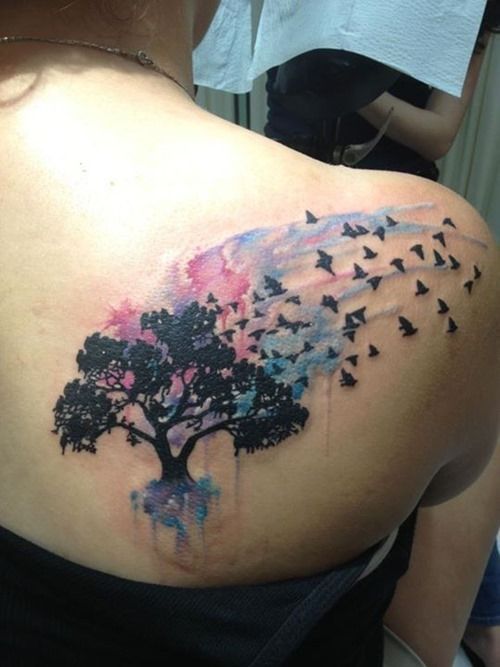 Árbol y Aves volando
