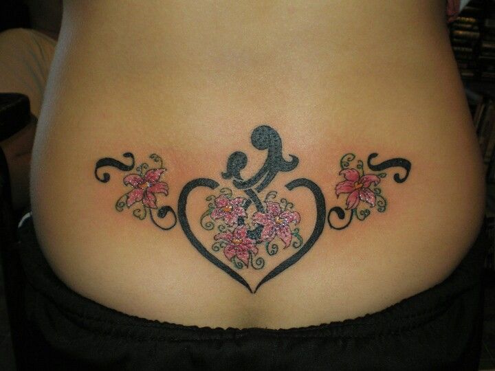 Corazón, Flores y Siluetas de Madre e Hija