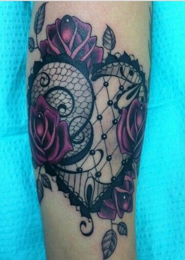 Corazón de Encaje y Rosas