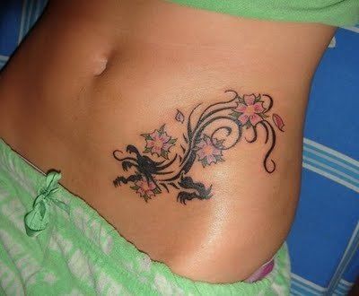 Dragón estilo Tribal con flores