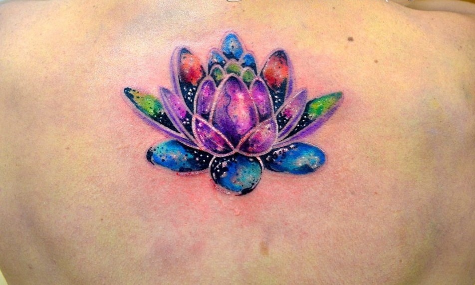Flor de Loto by Javi Wolf