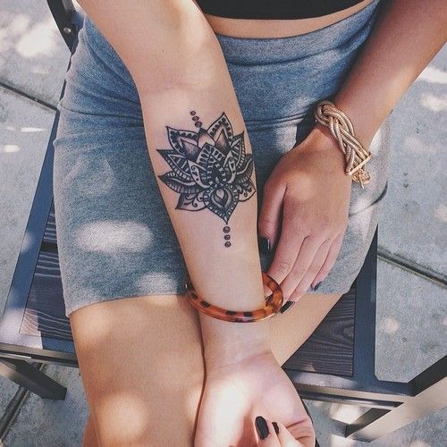 Flor de Loto puntillada