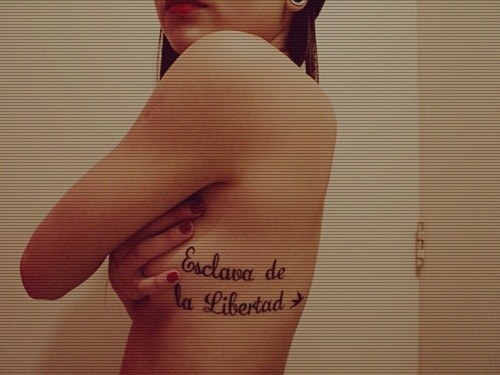 Frase: Esclava de la Libertad & Ave