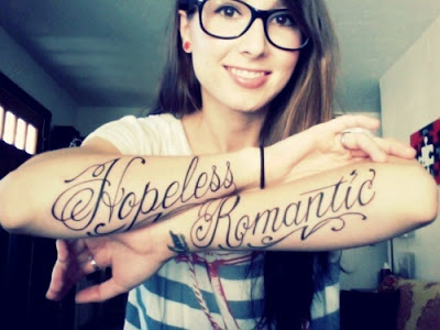 Frase: Hopeless Romantic