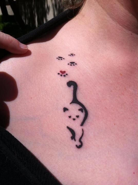 Gato con Huellas y Corazón