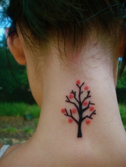Árbol con Frutos Rojos