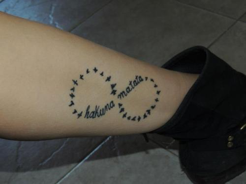 Frase: Hakuna Matata, Infinito y Aves