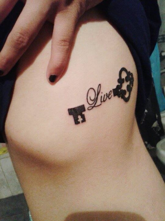 Frase: Live y Llave