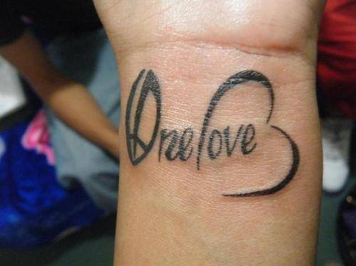 Frase: One Love + Corazón + Paz