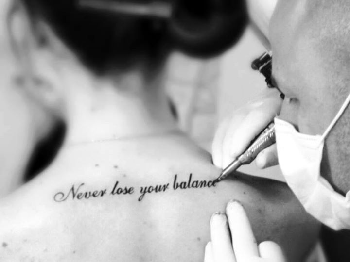 Frase: Never lose your balance