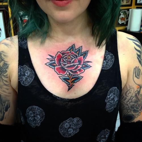 Rosa Roja en el Pecho