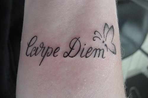 Frase: Carpe Diem y Mariposa