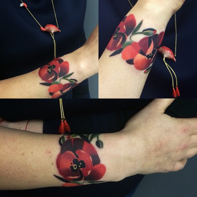 Flores de Amapolas by Sasha Unisex