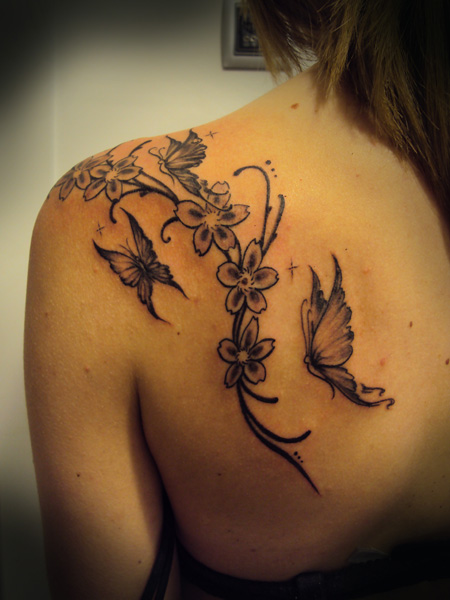 Enredadera de Flores y Mariposas