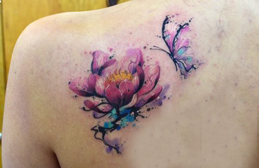 Flor y Mariposa en Acuarelas by Javi Wolf
