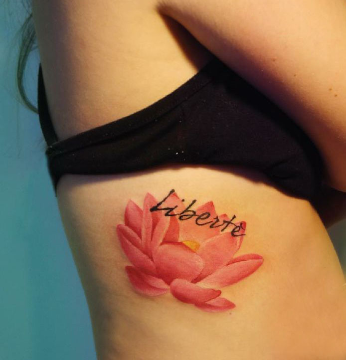 Flor de Loto y Frase: Liberté