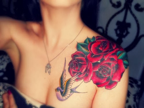 Flores Rosas y Ave