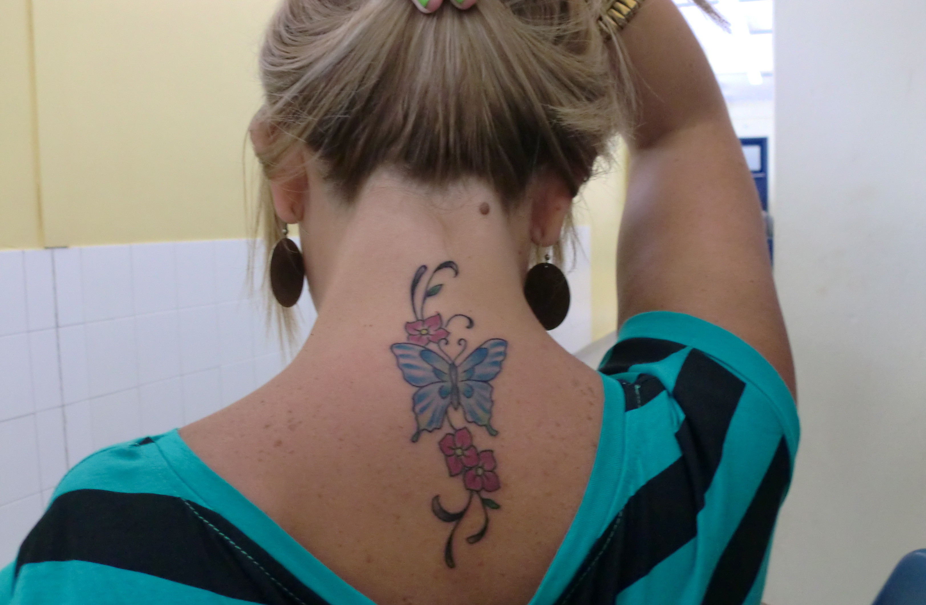 Mariposa, Firuletes y Flores