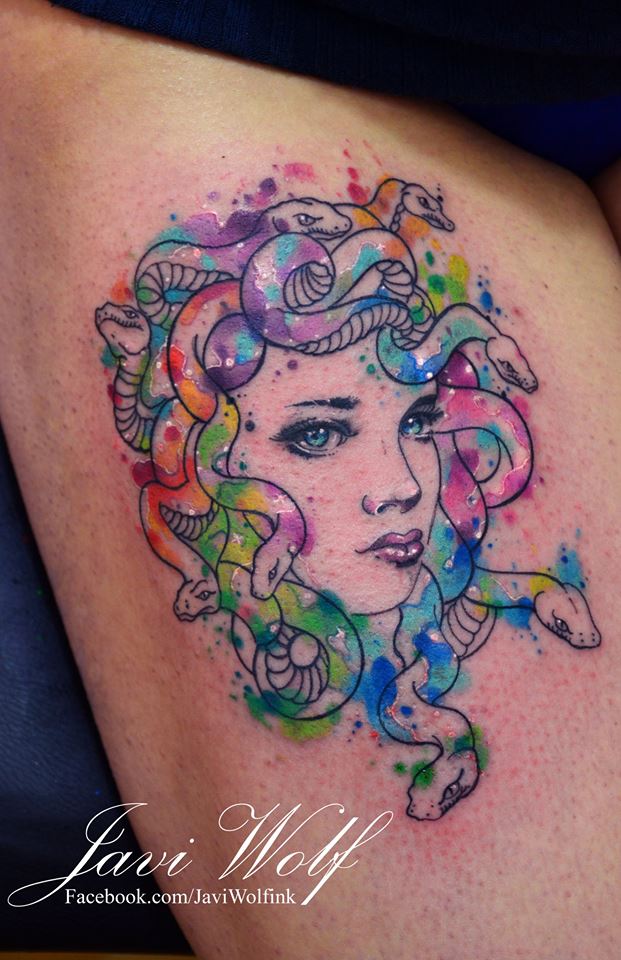 Mujer Medusa by Javi Wolf
