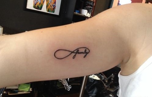 Signo Infinito y Frase: Family