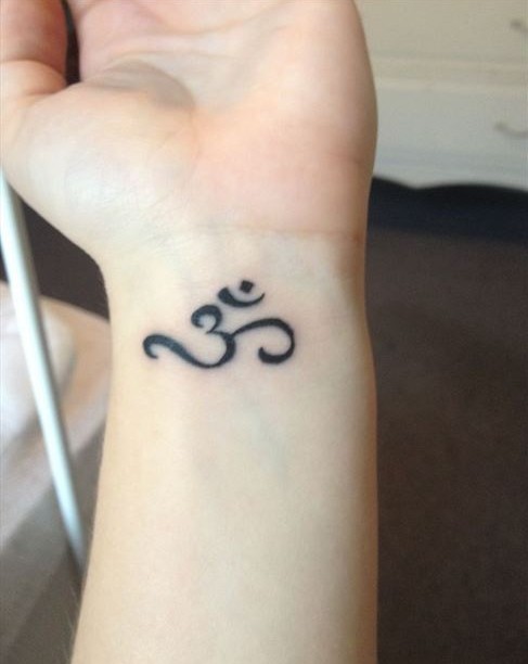 Símbolo Om - Tatuajes para Mujeres