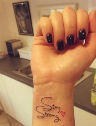 Frase: Stay Strong & Corazón