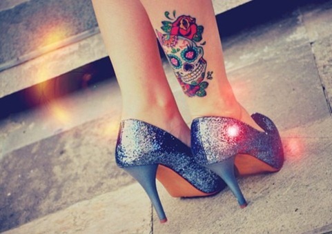 Calavera con Flores Rosas