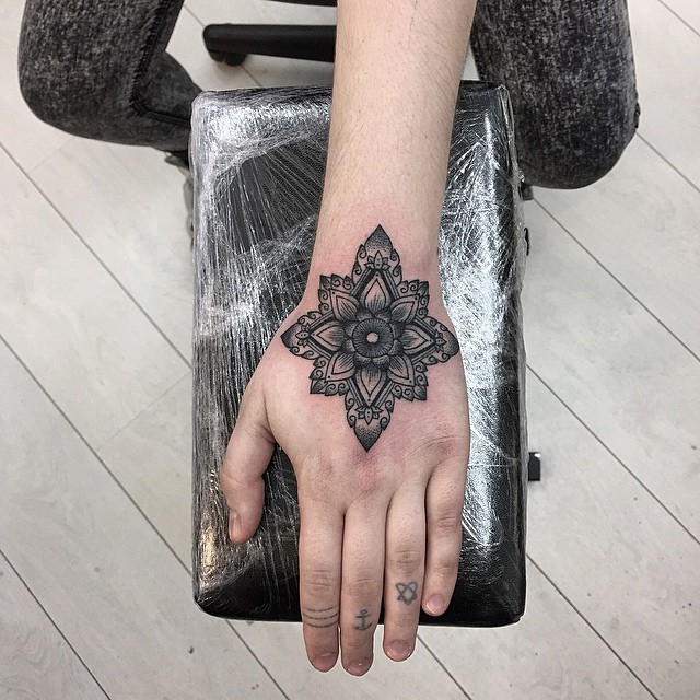 Mandala Flor by Sashatattooing