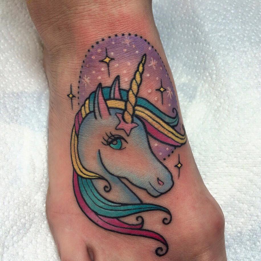 Unicornio by Alex Strangler
