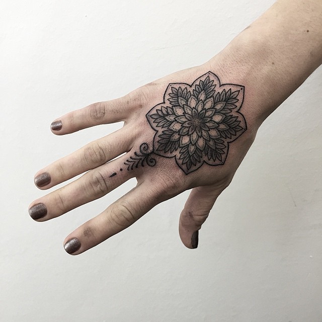 Mandala Flor by Sashatattooing