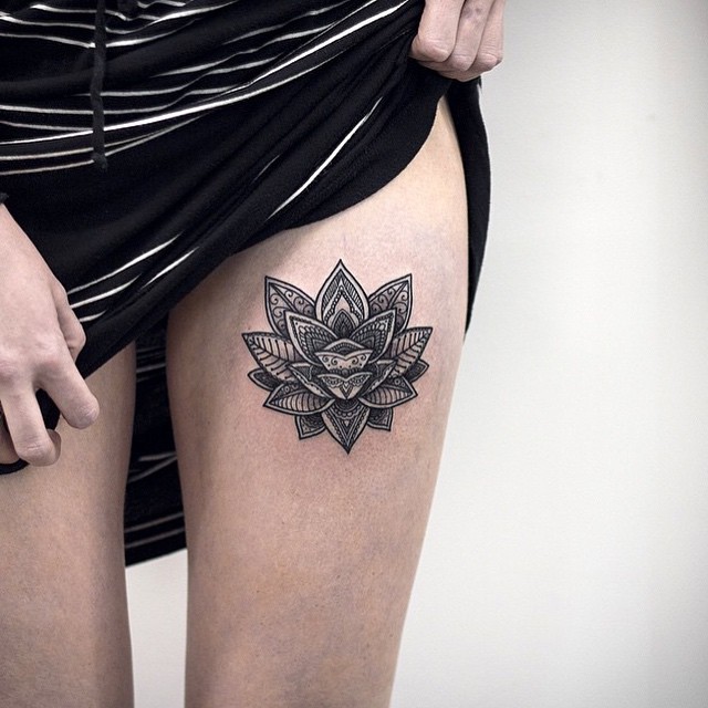 Flor de Loto estilo Mandala Tatuajes para Mujeres