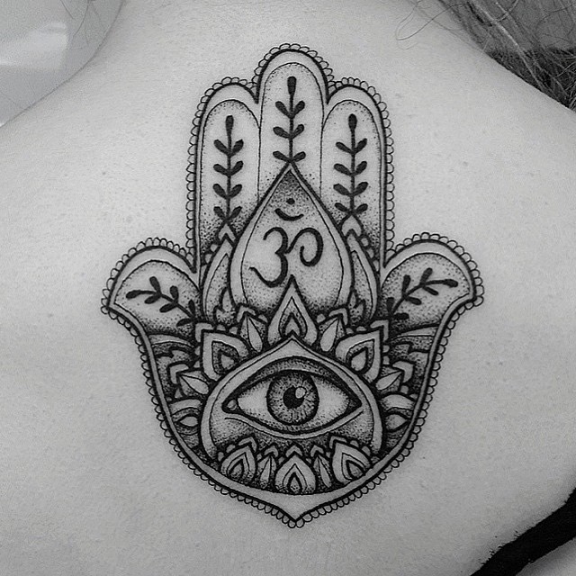 Tatuaje Mano Hamsa, Ojo y Símbolo Om Tatuajes para Mujeres