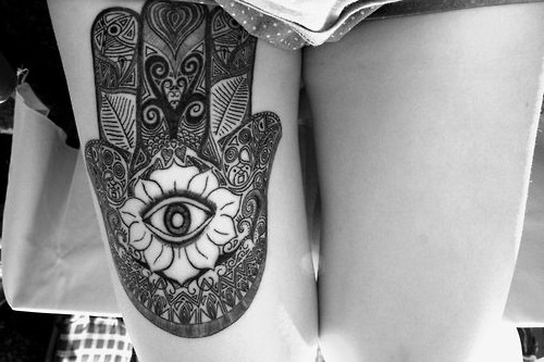 Mano de Hamsa - Tatuajes para Mujeres