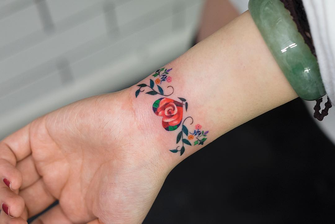 Brazalete de Flores por Zihee Tattoo Tatuajes para Mujeres Brazalete de Flores por Zihee Tattoo Tatuajes para Mujeres
