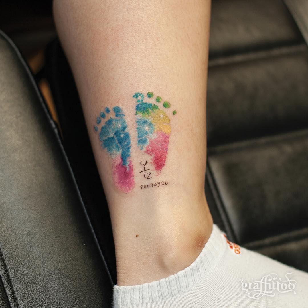 Tatuaje Huellas Bebé por Graffittoo Tattoo Studio Tatuajes para Mujeres