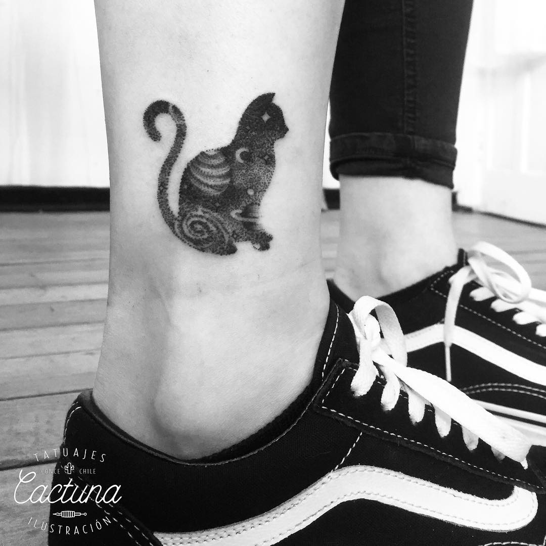 Silueta Gatito - Tatuajes para Mujeres