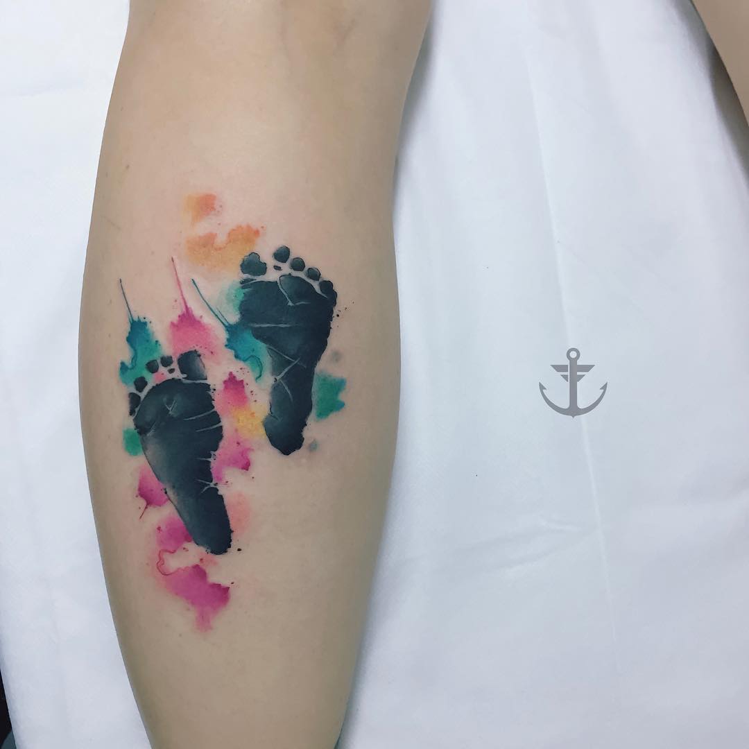 Tatuaje: Huellas de piecitos de Hijo por Felipe Bernardes - Tatuajes para  Mujeres