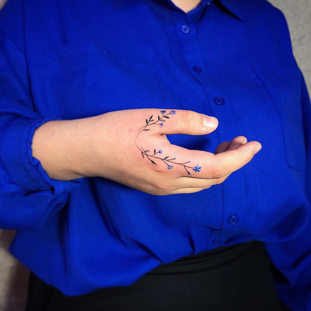 Tatuaje Flores por Howdy Tattoo Tatuajes