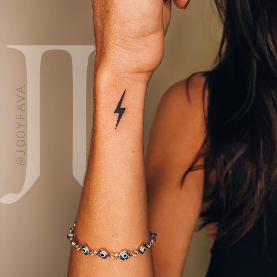 Rayo por Jooy Fava Tatuajes para Mujeres